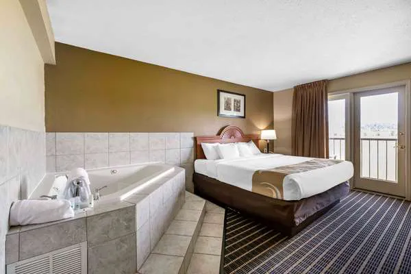 Quality Inn & Suites Sevierville - Pigeon Forge 4