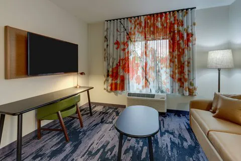 Fairfield Inn & Suites Asheville Weaverville 4