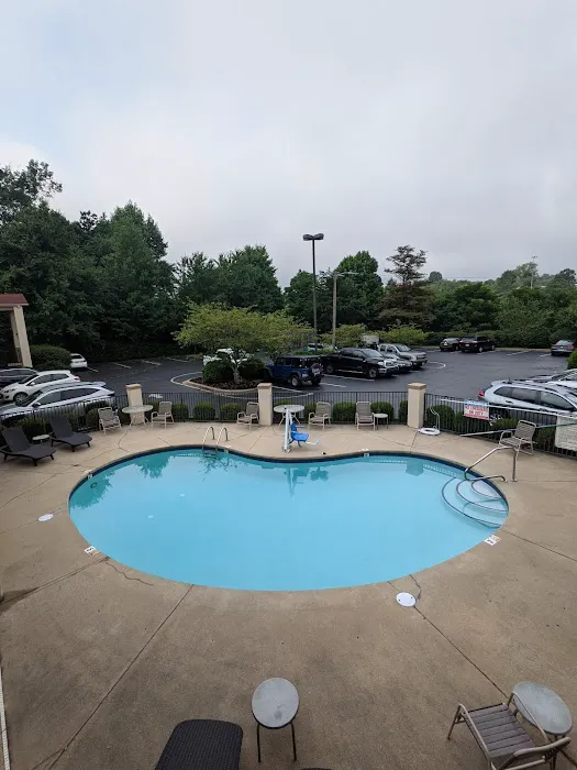 Days Inn by Wyndham Asheville Downtown North 4