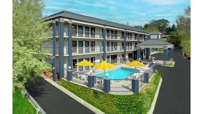 Clarion Inn Biltmore Village 4