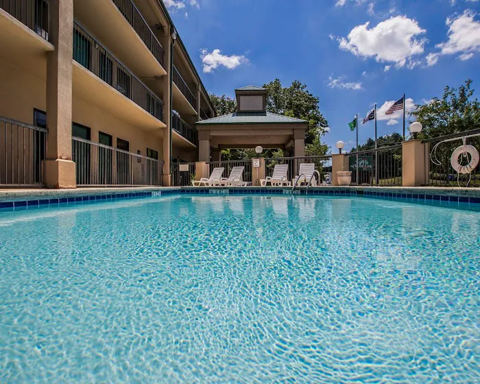 Clarion Inn Biltmore Village 4