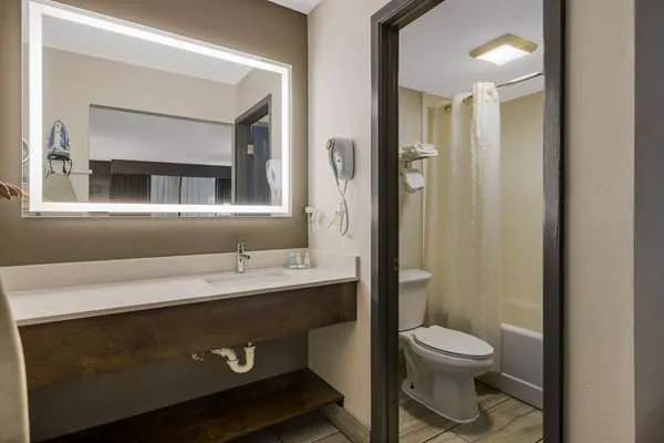 Quality Inn Asheville Airport 4