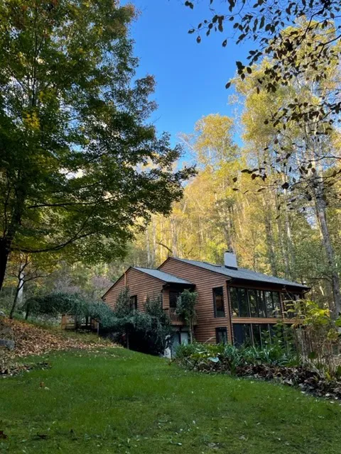 Asheville Woodland Retreat 4