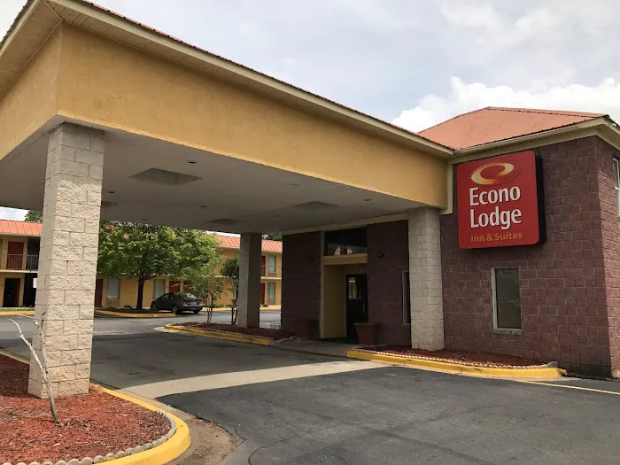 Rodeway Inn & Suites 4