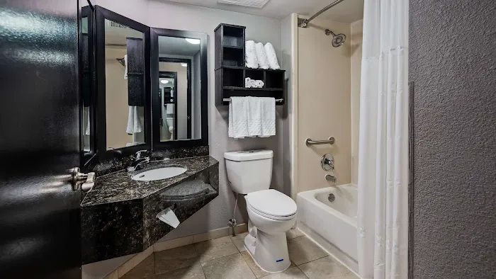 Comfort Inn & Suites Carrollton 4