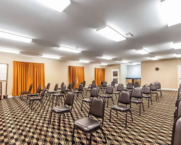 Quality Inn & Suites 4