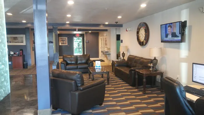 Microtel Inn & Suites by Wyndham Bremen 4