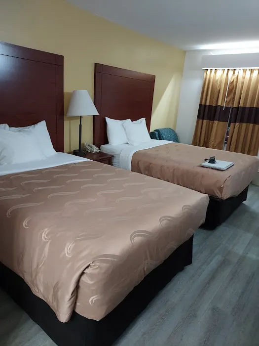 Quality Inn & Suites 4