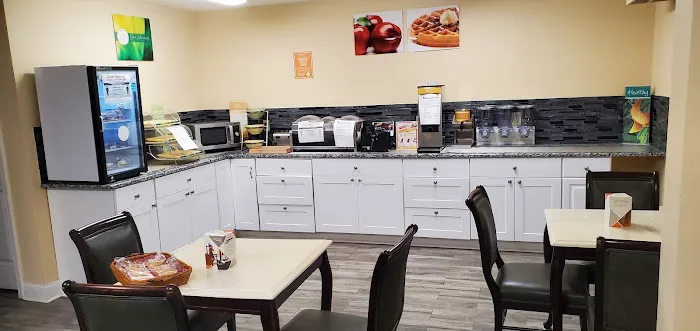 Quality Inn & Suites 4
