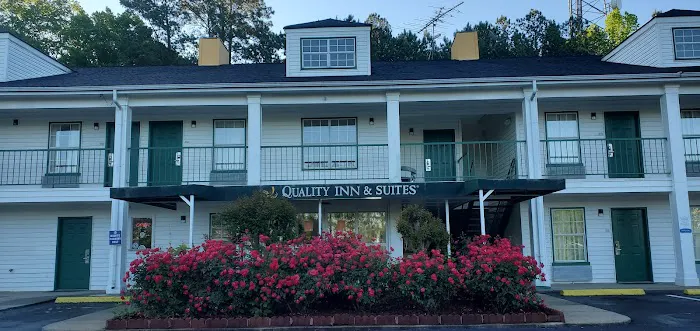 Quality Inn & Suites 4