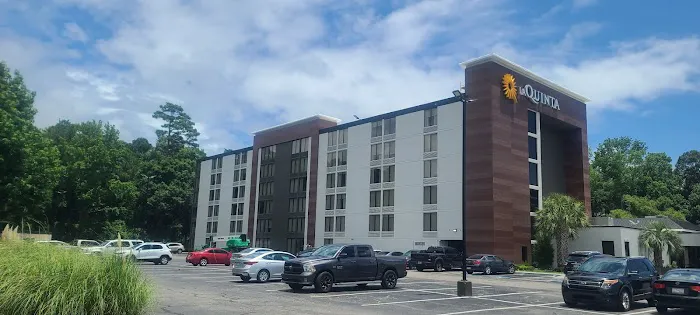 Quality Inn & Suites 4