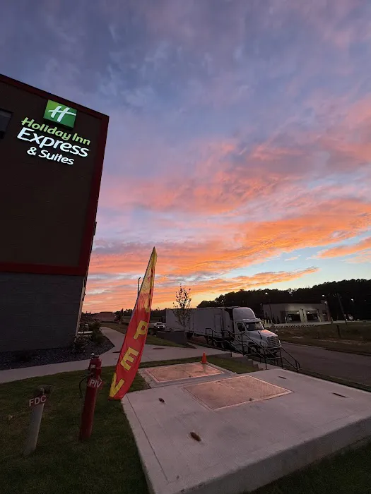 Holiday Inn Express Greensboro Lake Oconee, an IHG Hotel 4