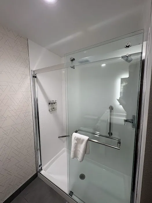 Holiday Inn Express Greensboro Lake Oconee, an IHG Hotel 4