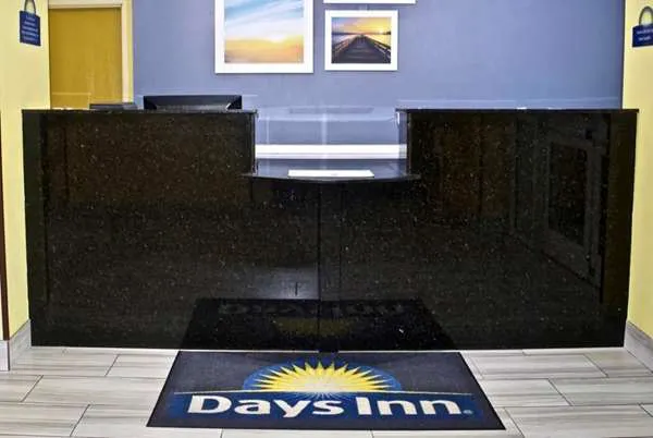 Days Inn & Suites by Wyndham Augusta Near Fort Eisenhower 4