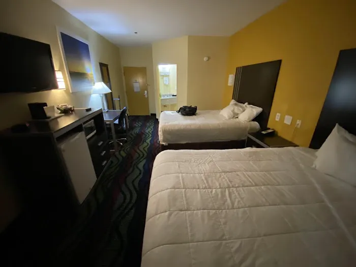 Days Inn & Suites by Wyndham Augusta Near Fort Eisenhower 4