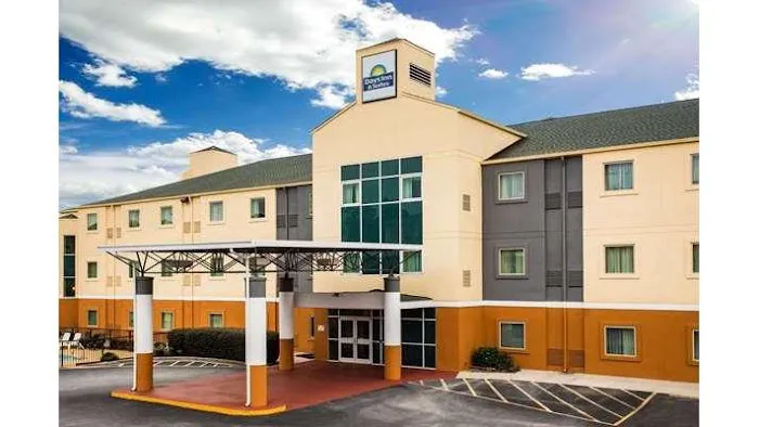 Days Inn & Suites by Wyndham Augusta Near Fort Eisenhower 4