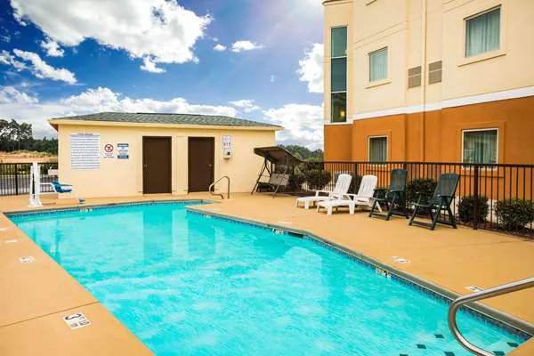 Days Inn & Suites by Wyndham Augusta Near Fort Eisenhower 4