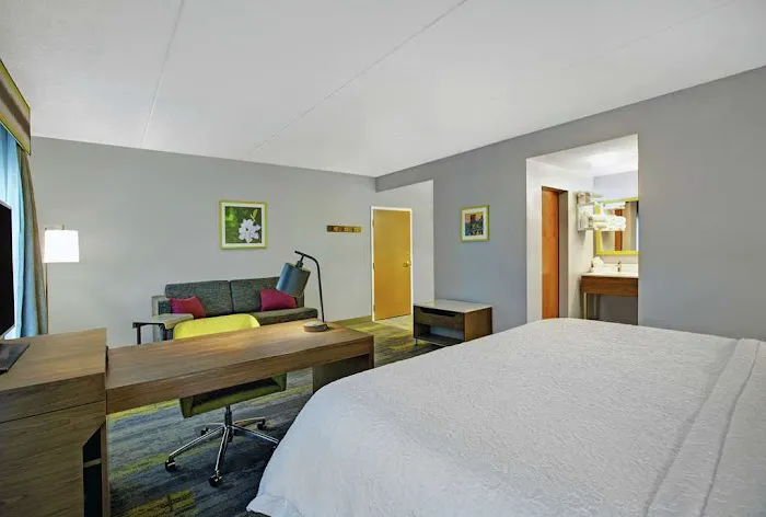 Hampton Inn & Suites Augusta West 4