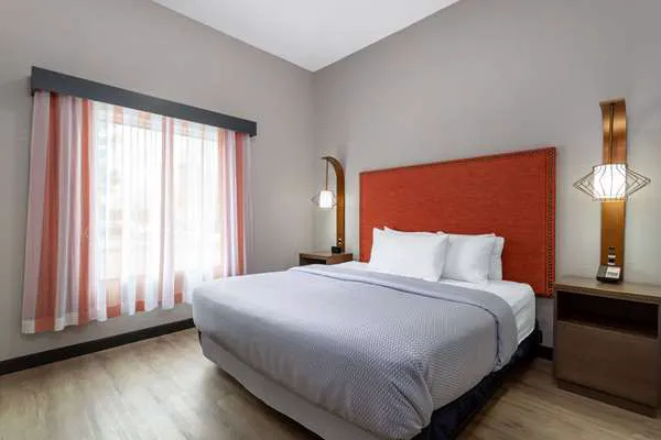 La Quinta Inn & Suites by Wyndham Augusta/Fort Eisenhower 4