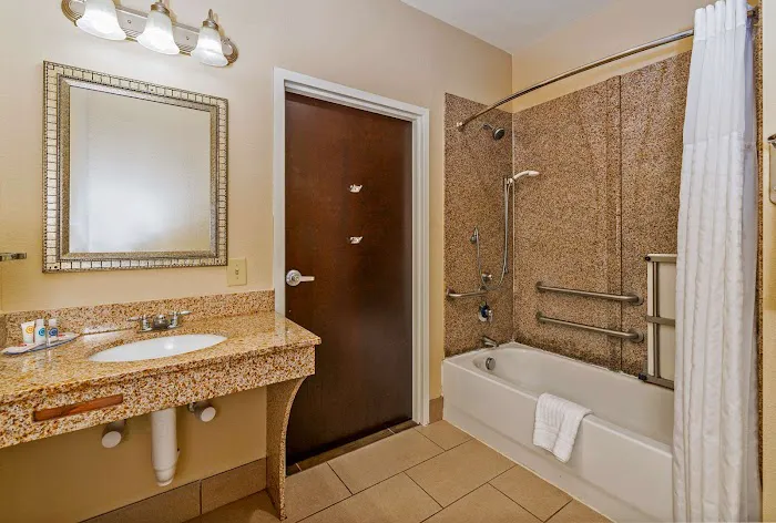 Comfort Inn & Suites Augusta West Near Fort Eisenhower 4