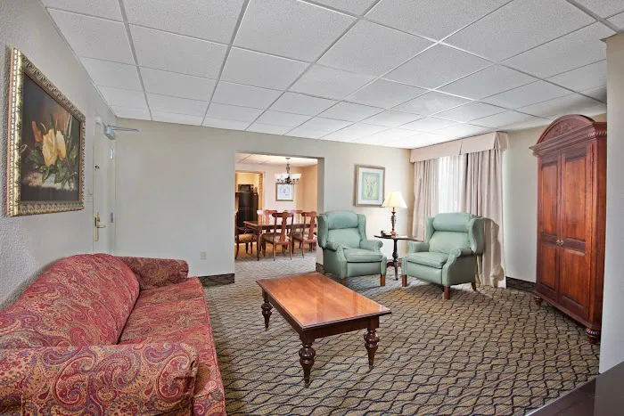 Holiday Inn Express Griffith Hall 5