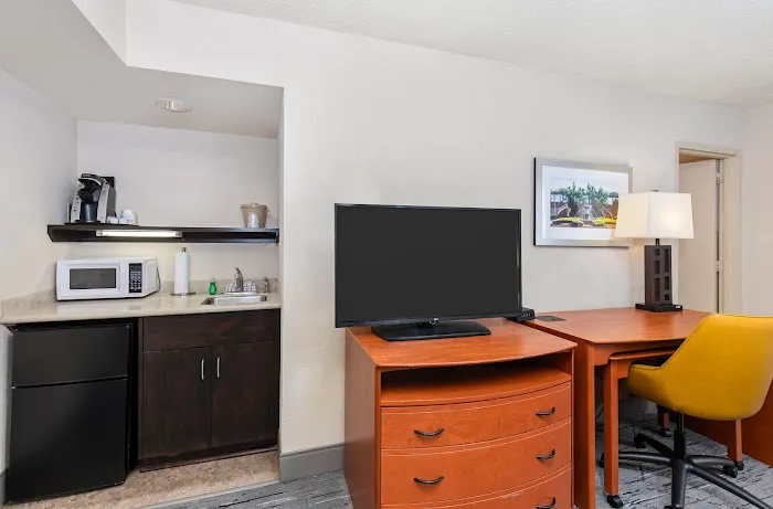 Holiday Inn Express Griffith Hall 5