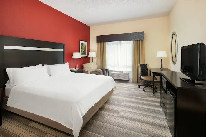 Holiday Inn Express & Suites I-26 & US 29 at Westgate Mall by IHG 4
