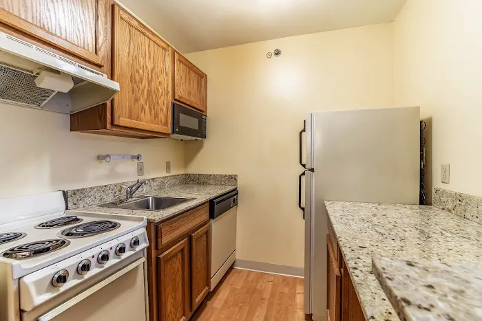 HomeTowne Studios & Suites Columbia 4