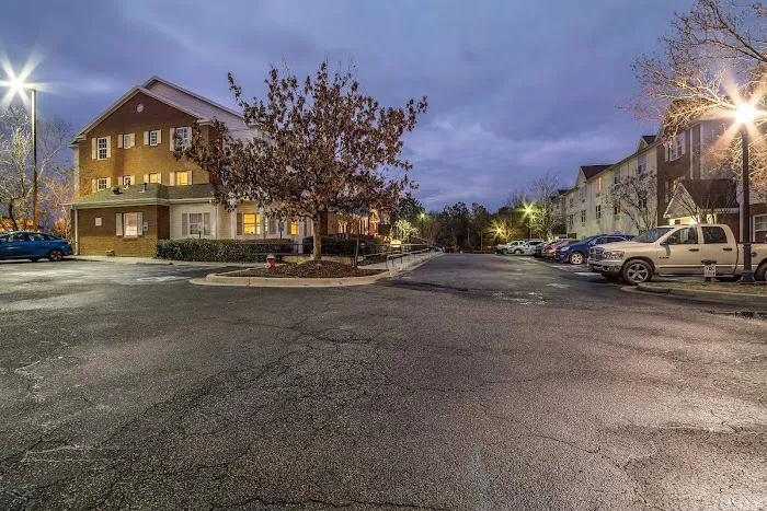 HomeTowne Studios & Suites Columbia 4