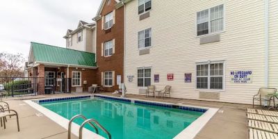 HomeTowne Studios & Suites Columbia