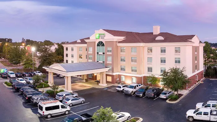 Holiday Inn Express & Suites Columbia-I-26 @ Harbison Blvd by IHG 4