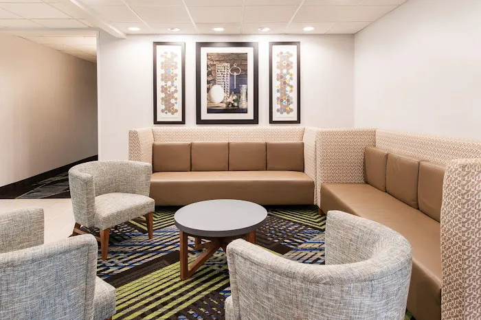 Holiday Inn Express & Suites Columbia-I-26 @ Harbison Blvd by IHG 4