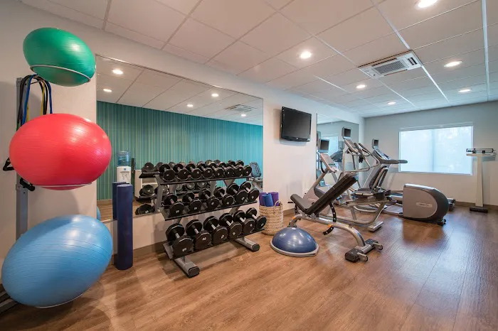 Holiday Inn Express & Suites Columbia-I-26 @ Harbison Blvd by IHG 4