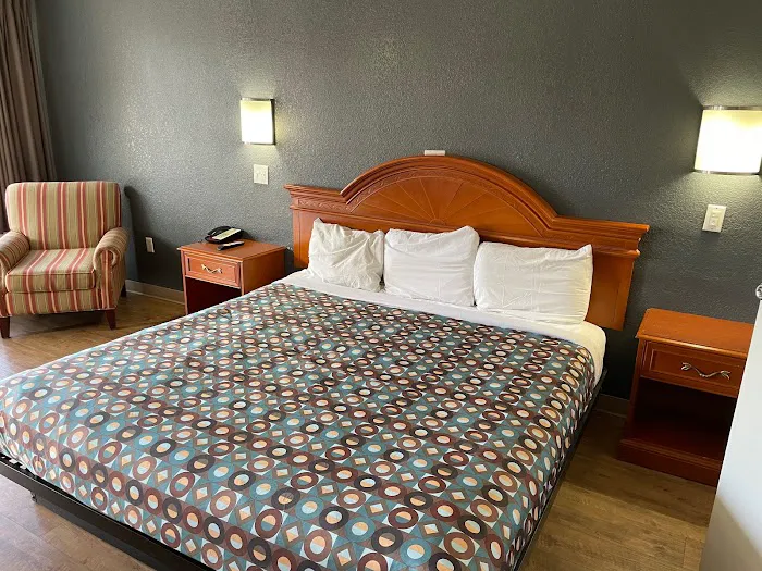 Budget Inn Greenville 4