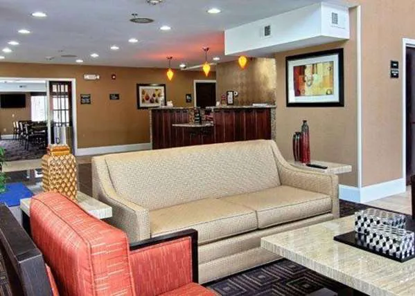 Quality Inn & Suites Greenville near downtown 5