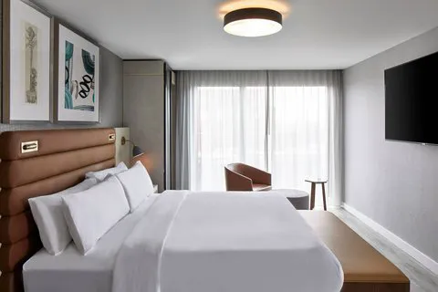 AC Hotel Greenville 4