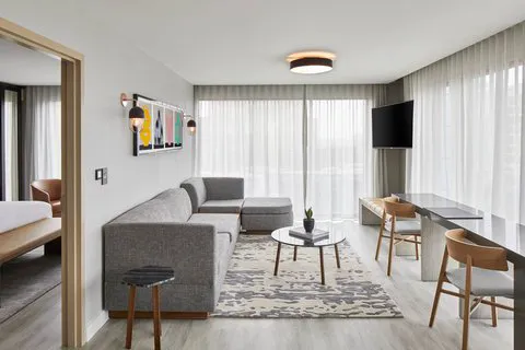 AC Hotel Greenville 4