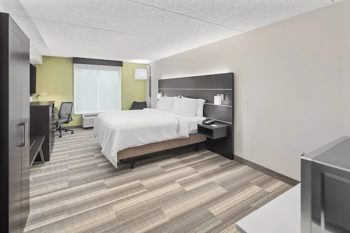 Holiday Inn Express & Suites Greenville-I-85 & Woodruff Rd by IHG 4