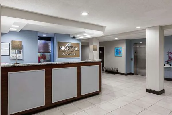 Microtel Inn & Suites by Wyndham Greenville / Woodruff Rd 4