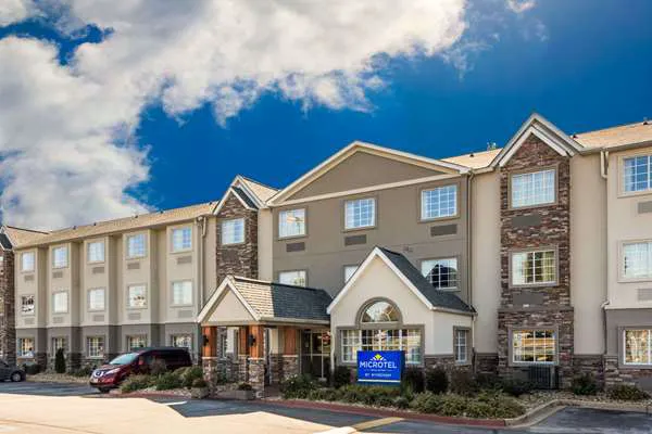 Microtel Inn & Suites by Wyndham Greenville / Woodruff Rd 4