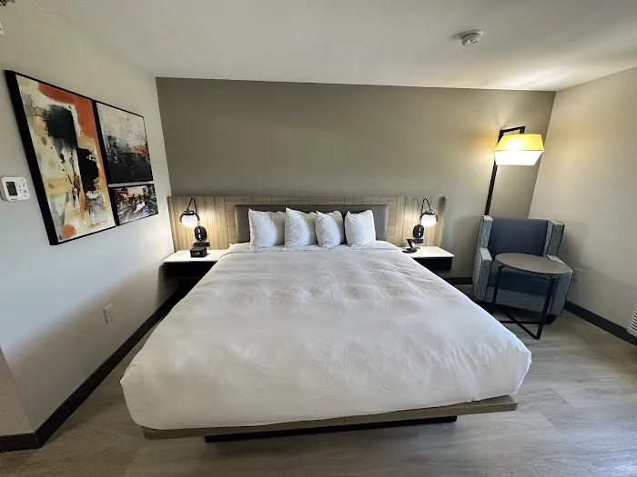 Midtown Suites 4