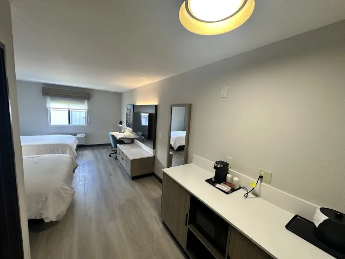 Midtown Suites 4