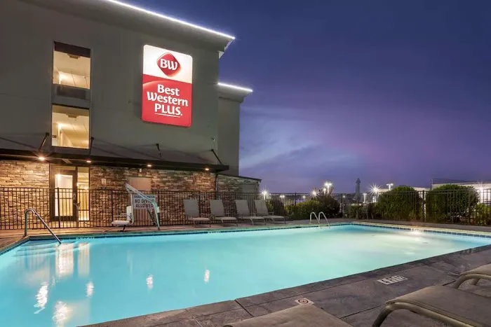 Best Western Plus Greenville I-385 Inn & Suites 4