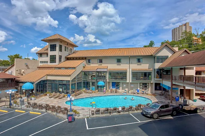 Sidney James Mountain Lodge - Downtown Gatlinburg 4