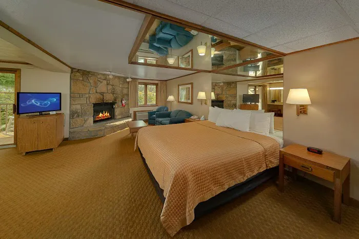 Sidney James Mountain Lodge - Downtown Gatlinburg 4