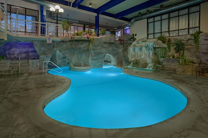 Sidney James Mountain Lodge - Downtown Gatlinburg 4