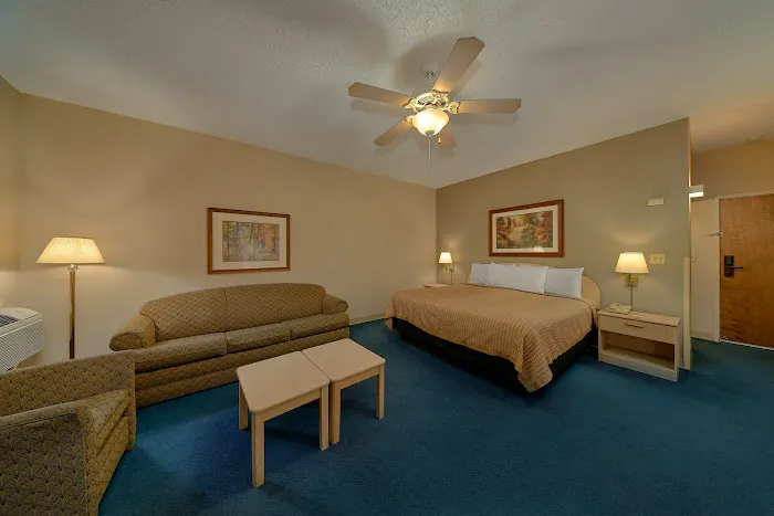 Sidney James Mountain Lodge - Downtown Gatlinburg 4