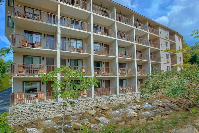Sidney James Mountain Lodge - Downtown Gatlinburg 4