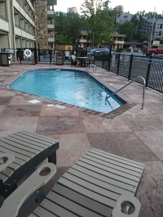 Howard Johnson by Wyndham Downtown Gatlinburg 4