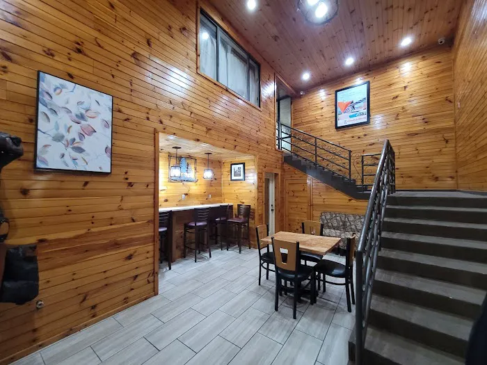 Howard Johnson by Wyndham Downtown Gatlinburg 4